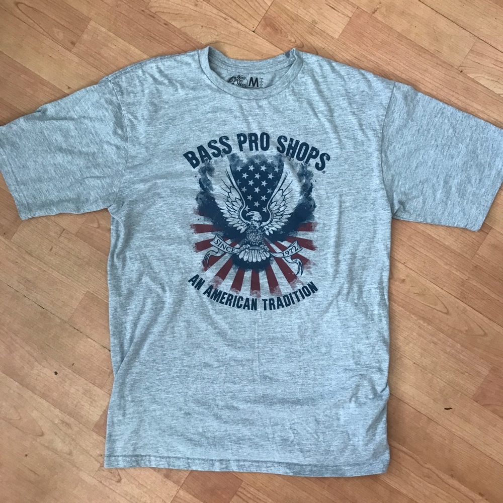 BASS PRO SHOPS "An American Tradition" T Shirt